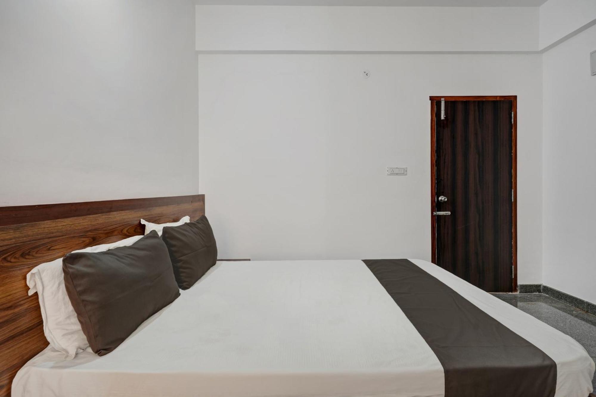 Oyo Hotel Bungalow Inn Lodging & Boarding Bengalúr Exteriér fotografie
